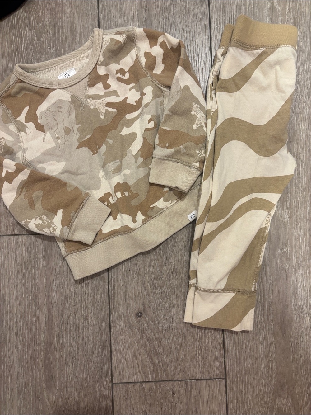GAP 2 piece sweat set size 2